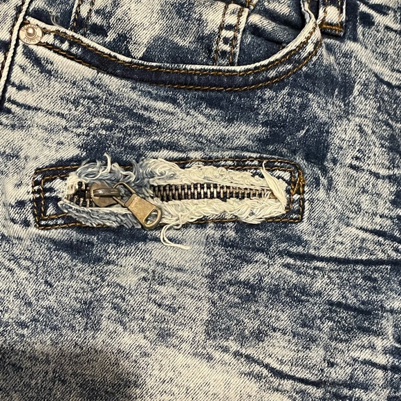 RedFox Distressed Jeans - Picture 5 of 8